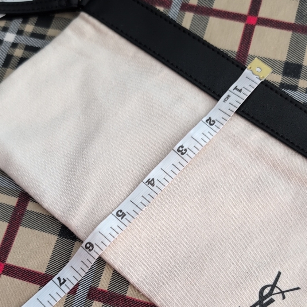 Yves Saint Laurent Beaute Makeup Pouch - Picture 10 of 11